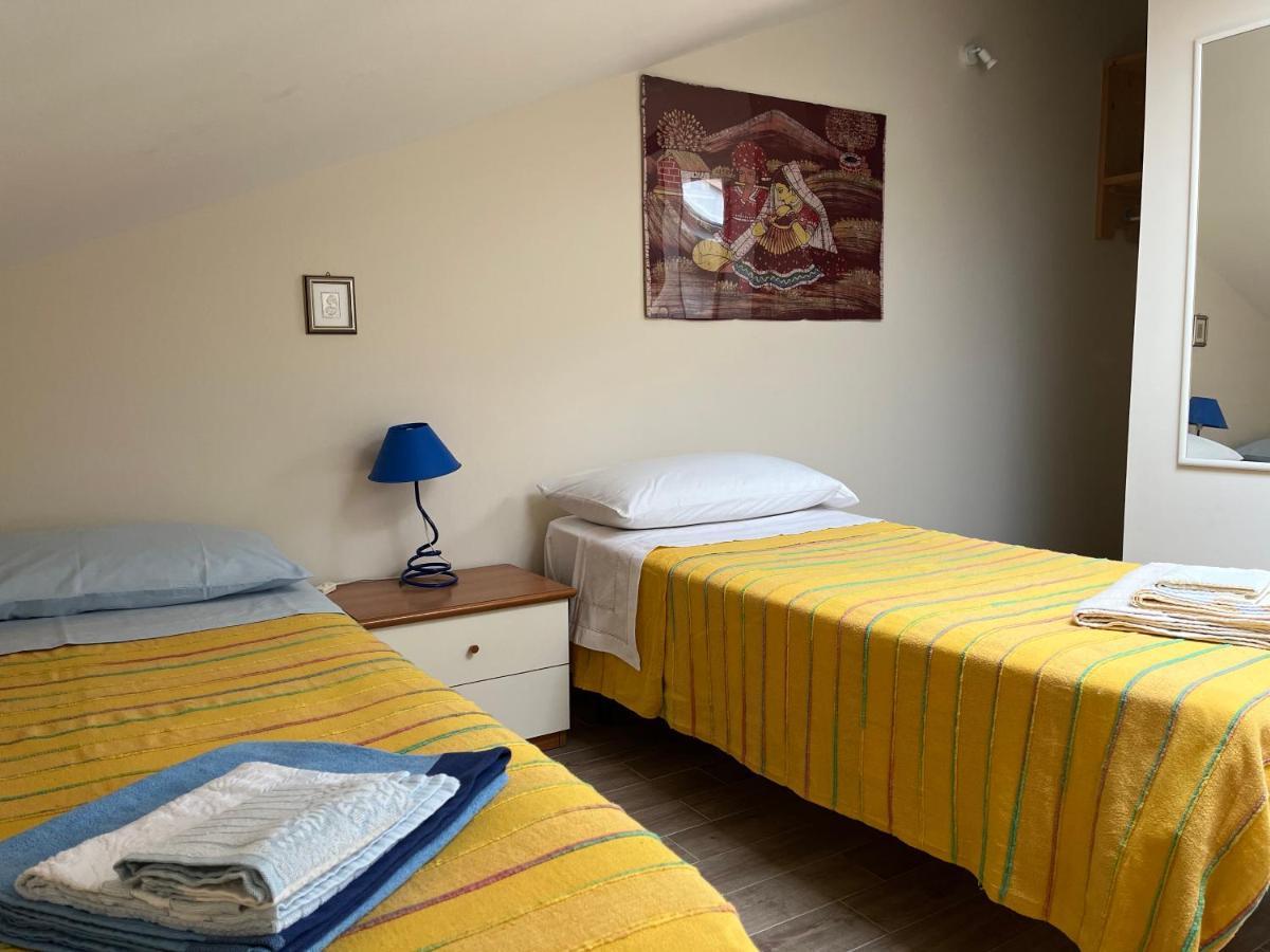 Yellow House Lejlighed Fiumefreddo di Sicilia Eksteriør billede